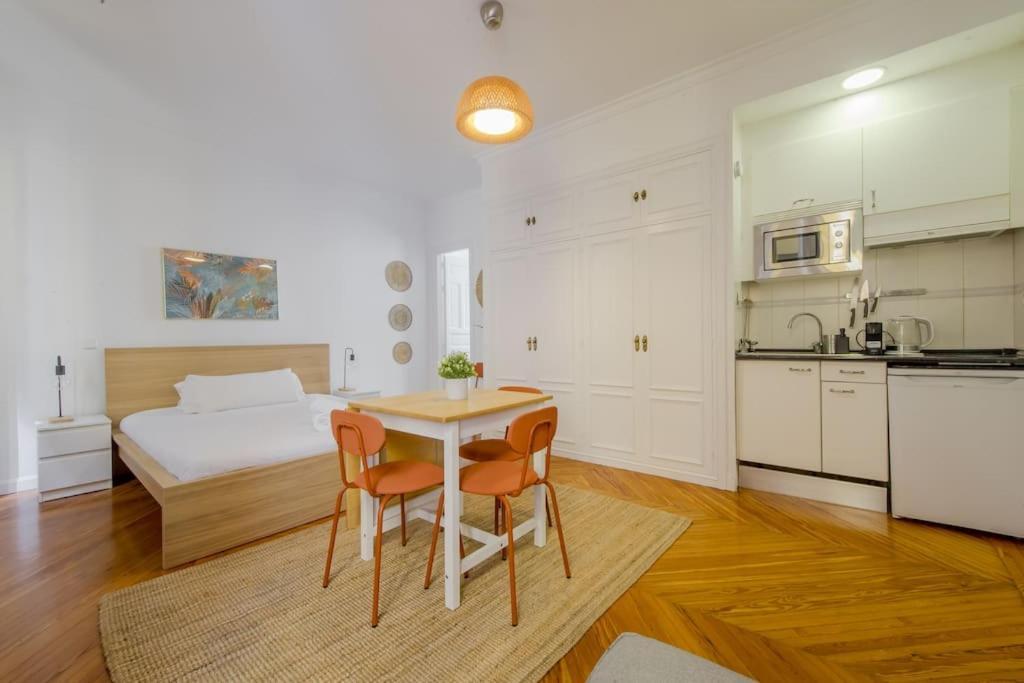 Petite E Chic Loft Para 3 En El Corazon De Madrid Esterno foto