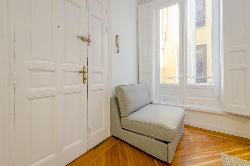 Petite E Chic Loft Para 3 En El Corazon De Madrid Esterno foto