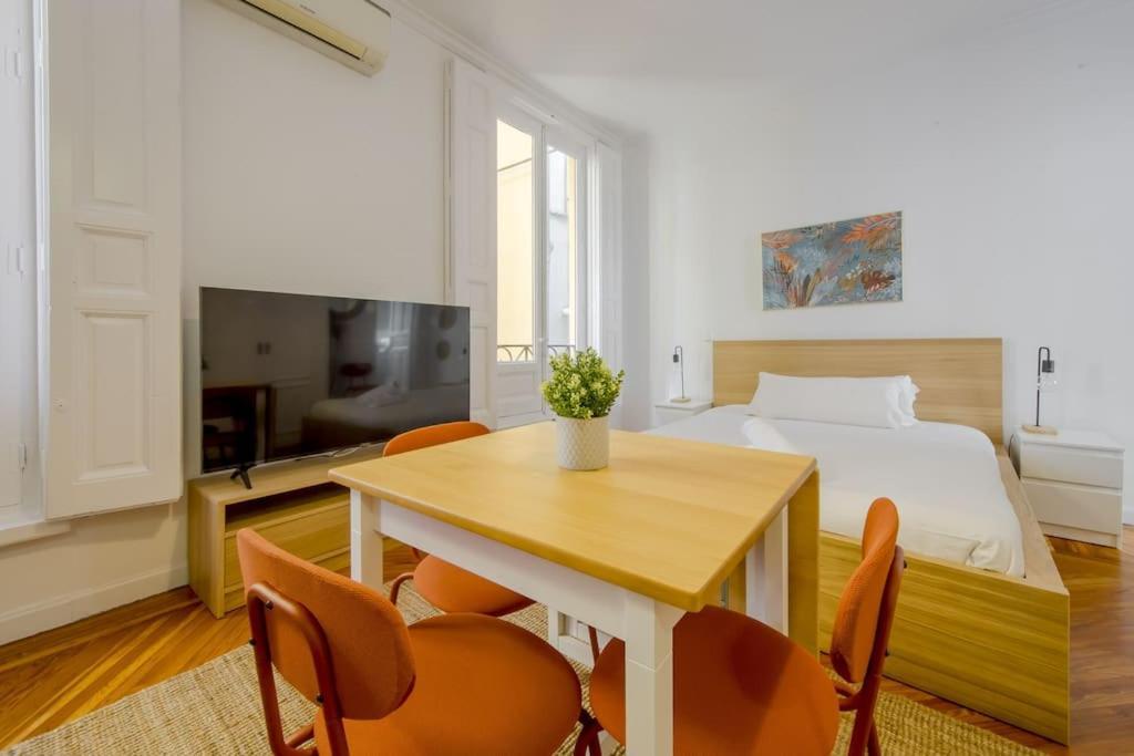 Petite E Chic Loft Para 3 En El Corazon De Madrid Esterno foto